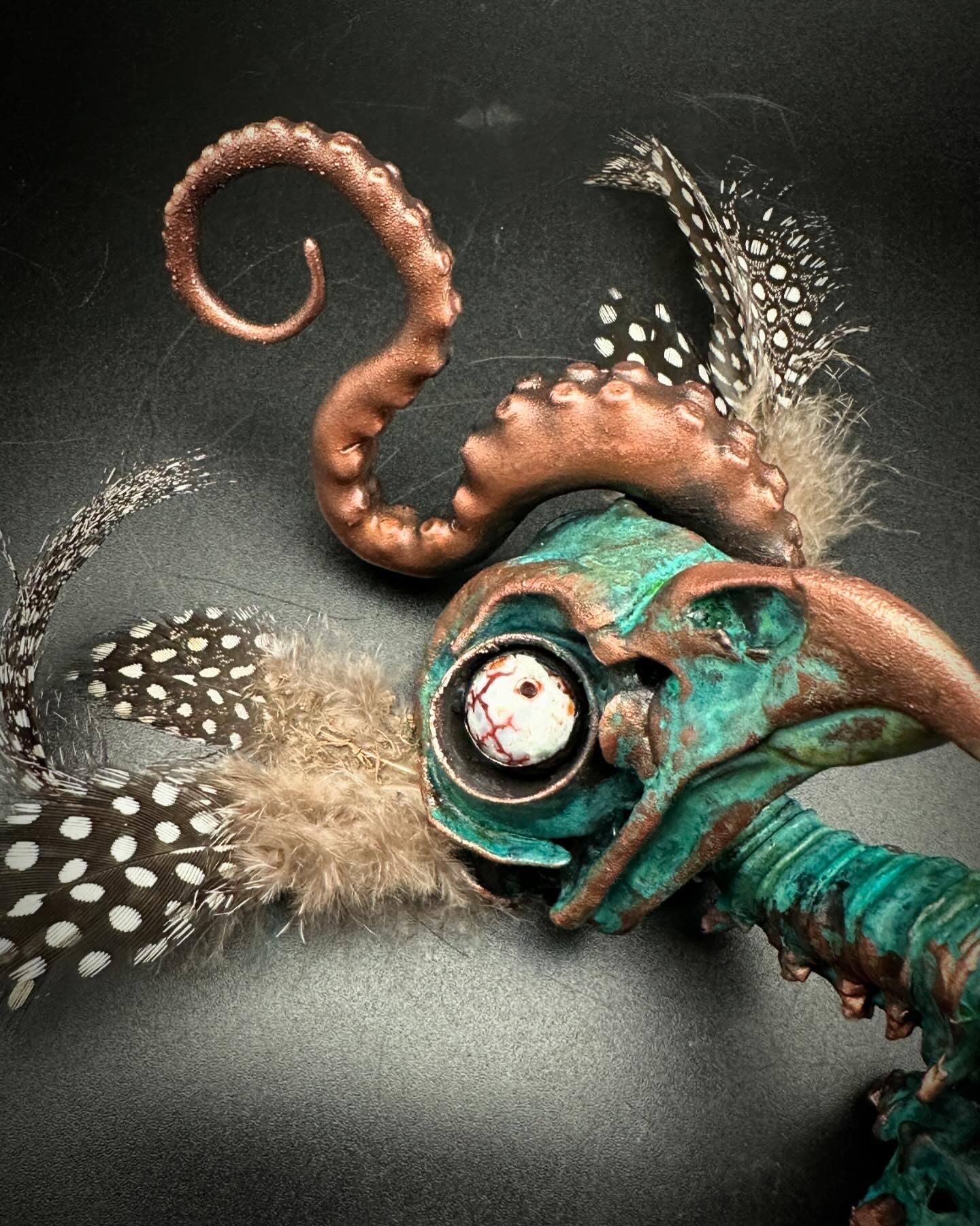 Featherhead w/ Tentacle Wall Mount